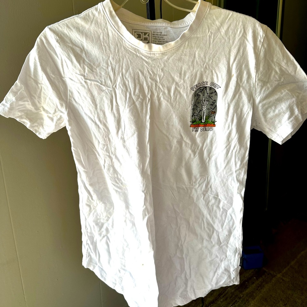 White graphic skull tshirt